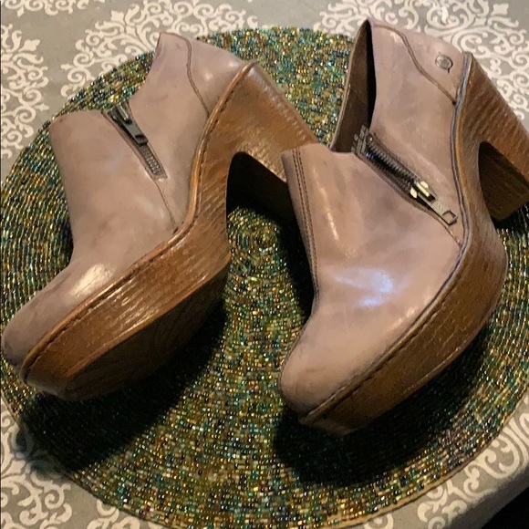 Born booties size US 10 EUR 42 taupe colored - Picture 2 of 5